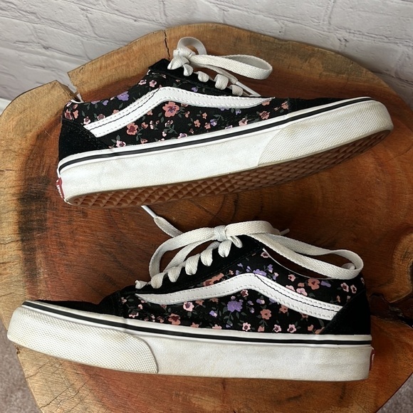 Vans Old Skool Floral Sneaker - Picture 9 of 10